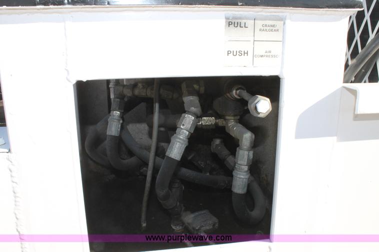 image for item C3673 2004 Ford F550 SuperCab utility truck