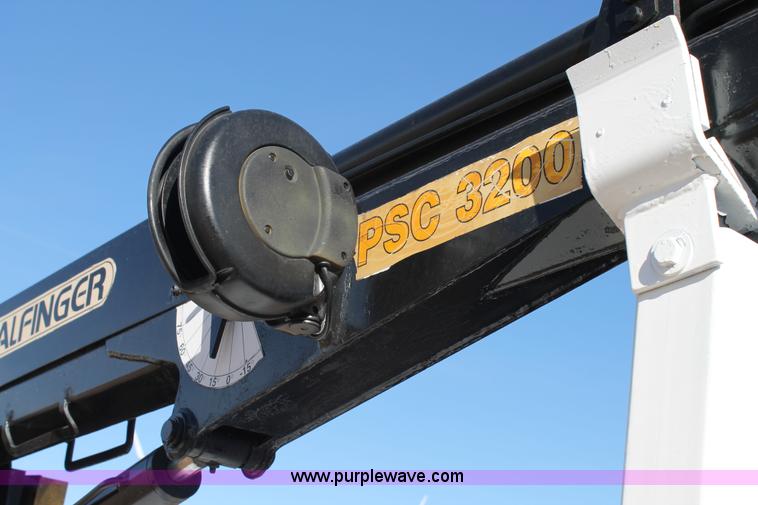 image for item C3673 2004 Ford F550 SuperCab utility truck