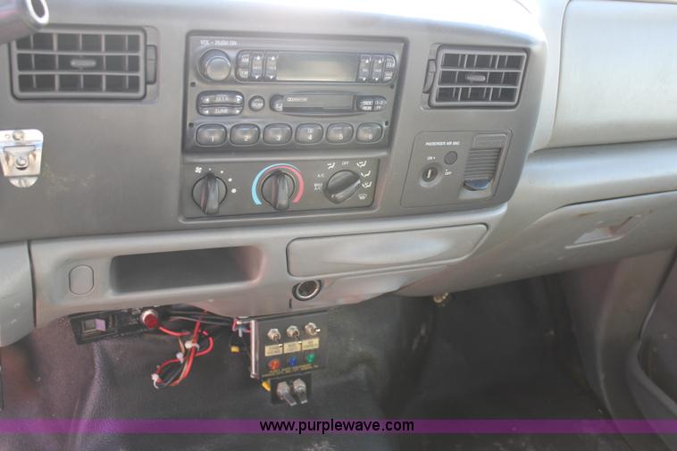 image for item C3673 2004 Ford F550 SuperCab utility truck