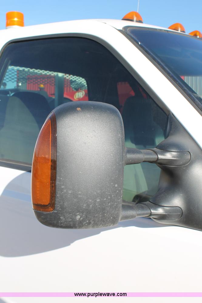 image for item C3673 2004 Ford F550 SuperCab utility truck