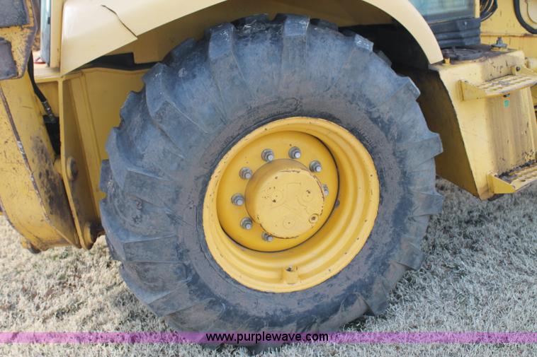 image for item C3676 Komatsu WB140-2N backhoe