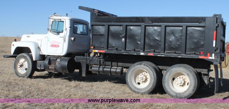 image for item C3681 1984 Mack RD686S dump truck