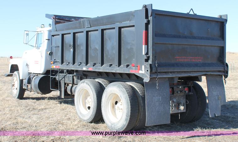image for item C3681 1984 Mack RD686S dump truck