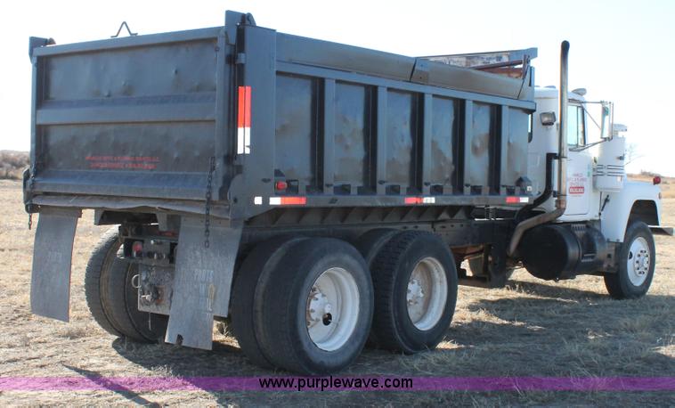image for item C3681 1984 Mack RD686S dump truck