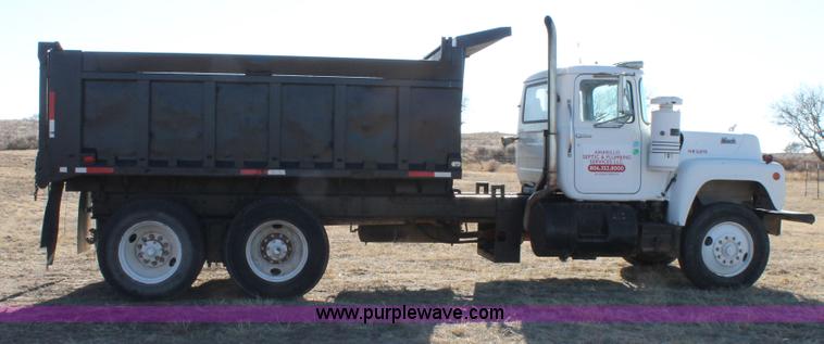 image for item C3681 1984 Mack RD686S dump truck