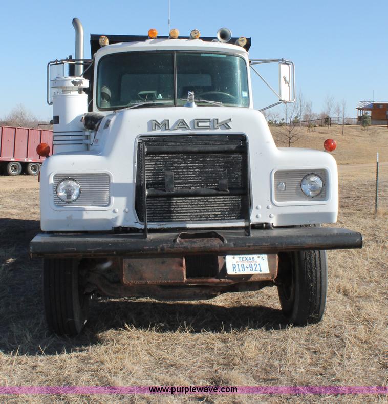 image for item C3681 1984 Mack RD686S dump truck