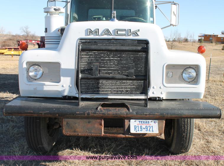 image for item C3681 1984 Mack RD686S dump truck