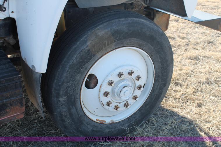 image for item C3681 1984 Mack RD686S dump truck