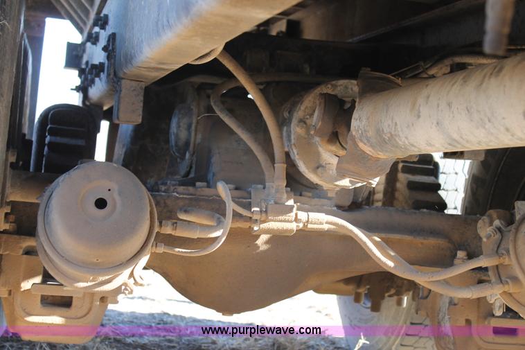 image for item C3681 1984 Mack RD686S dump truck