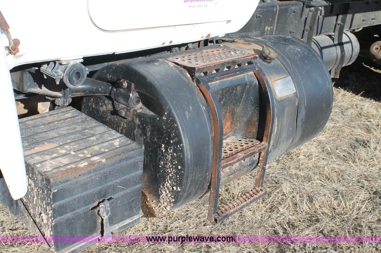 image for item C3681 1984 Mack RD686S dump truck