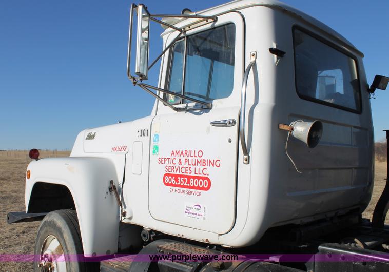 image for item C3681 1984 Mack RD686S dump truck