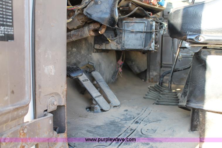 image for item C3681 1984 Mack RD686S dump truck