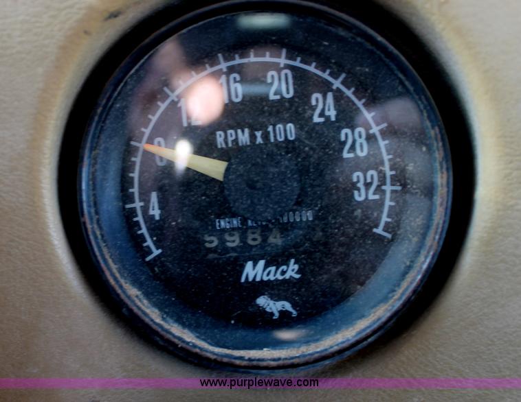 image for item C3681 1984 Mack RD686S dump truck