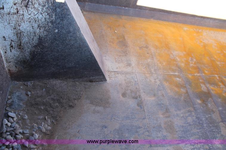 image for item C3681 1984 Mack RD686S dump truck