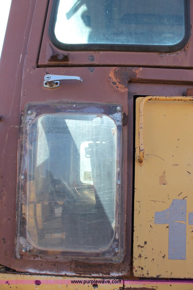 image for item C3689 1989 Case 1150E dozer