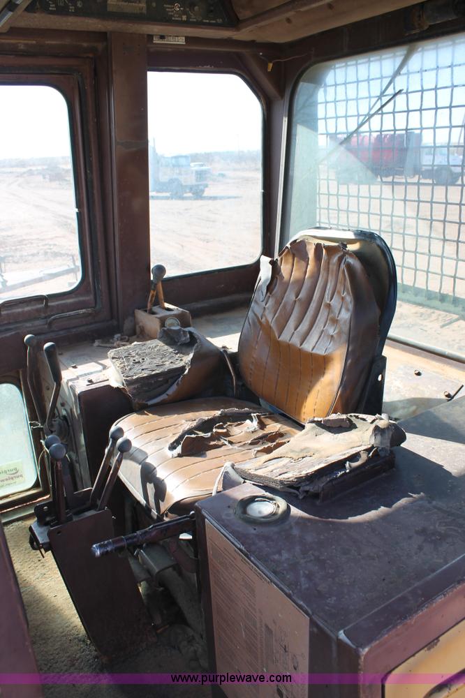 image for item C3689 1989 Case 1150E dozer