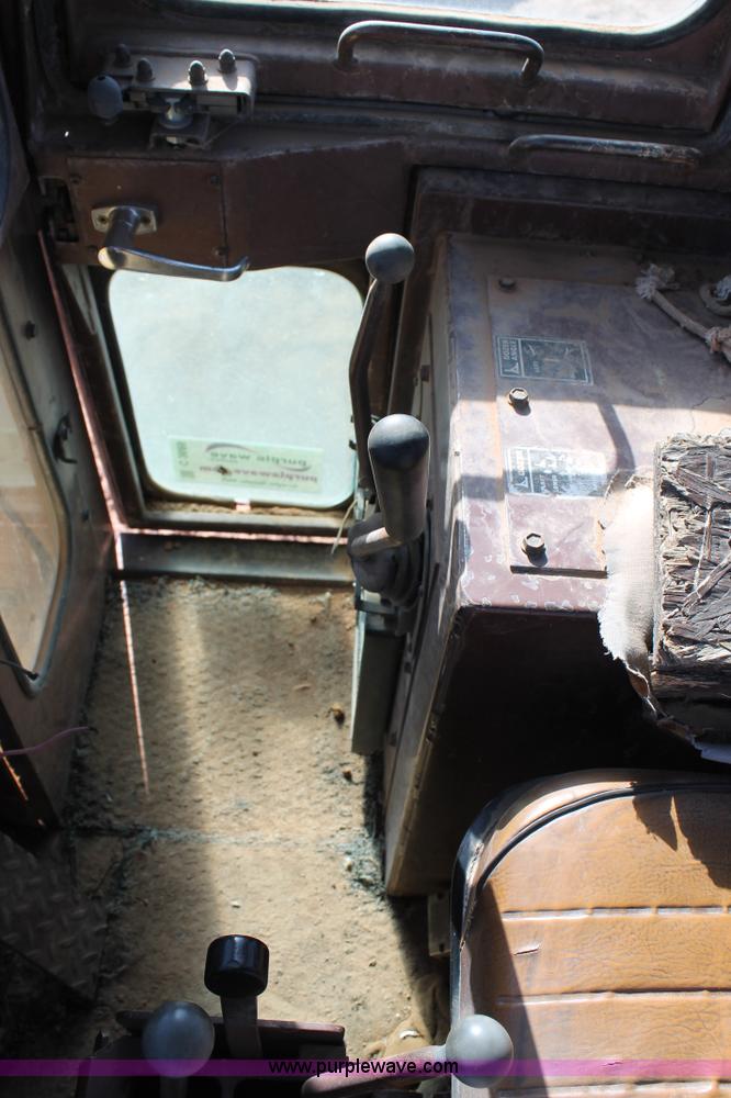 image for item C3689 1989 Case 1150E dozer