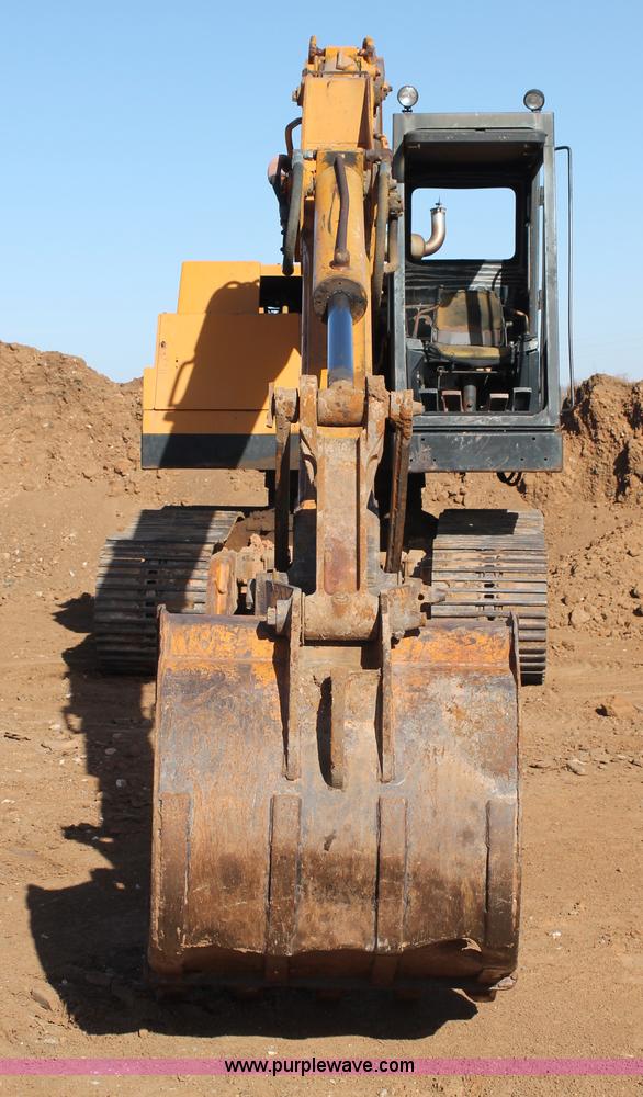 image for item C3695 1982 Case 880C excavator