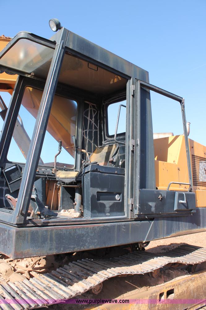 image for item C3695 1982 Case 880C excavator