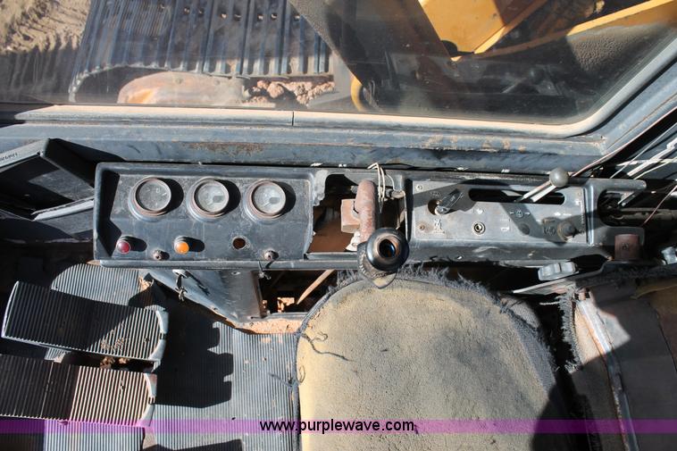 image for item C3695 1982 Case 880C excavator