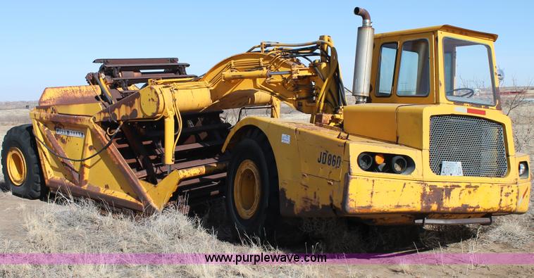 image for item C3696 John Deere 860 scraper