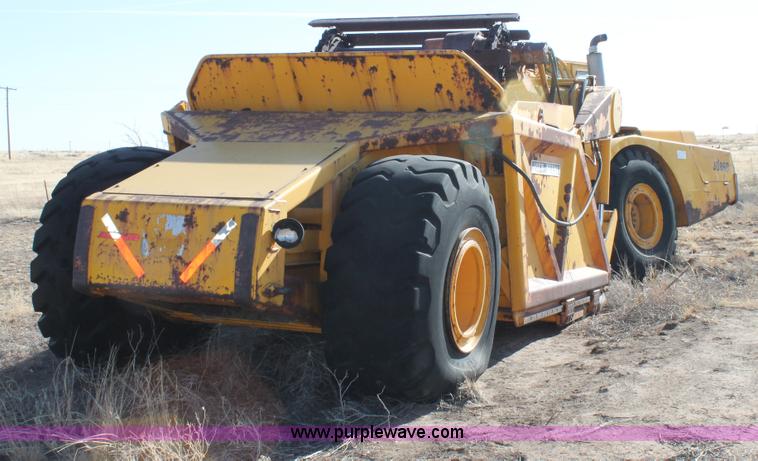 image for item C3696 John Deere 860 scraper