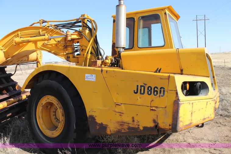 image for item C3696 John Deere 860 scraper