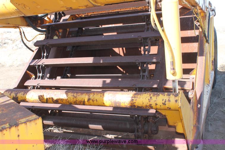 image for item C3696 John Deere 860 scraper