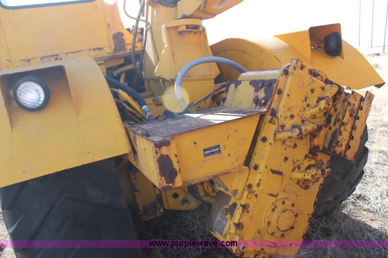 image for item C3696 John Deere 860 scraper