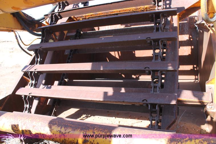 image for item C3696 John Deere 860 scraper