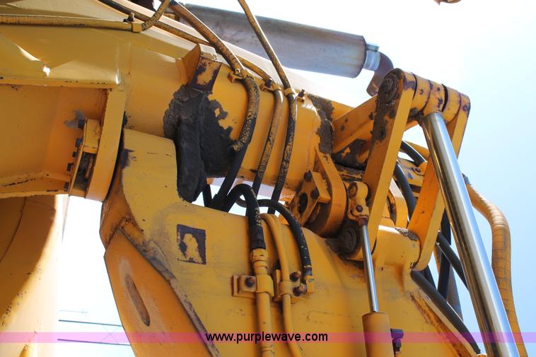 image for item C3696 John Deere 860 scraper