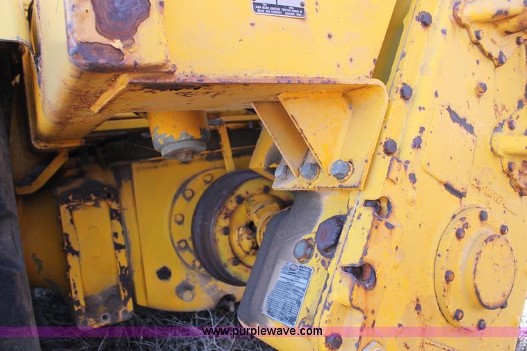 image for item C3696 John Deere 860 scraper