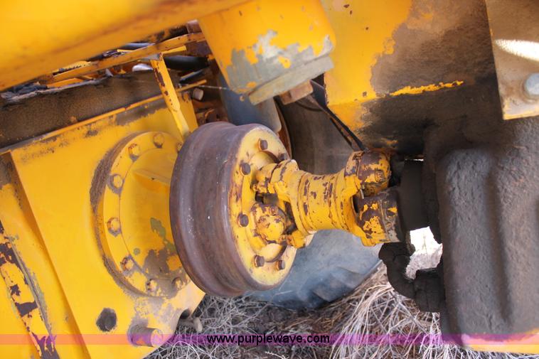 image for item C3696 John Deere 860 scraper