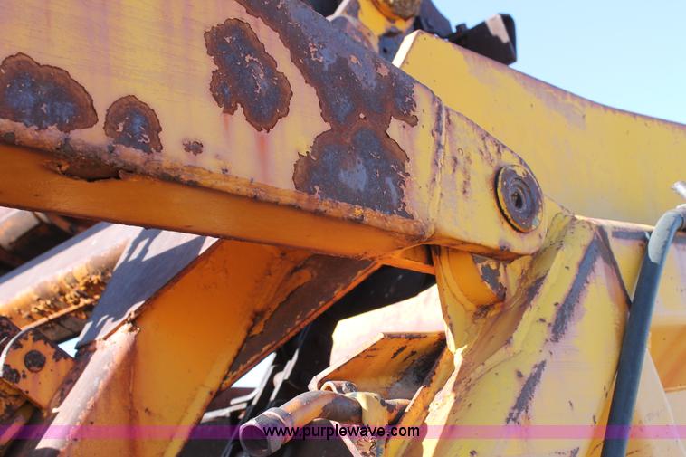 image for item C3696 John Deere 860 scraper