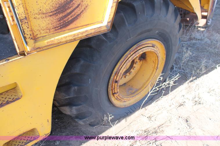 image for item C3696 John Deere 860 scraper