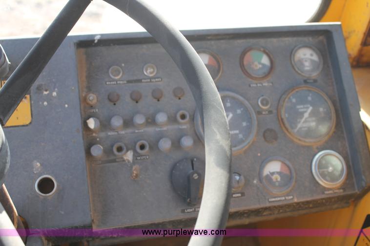 image for item C3696 John Deere 860 scraper