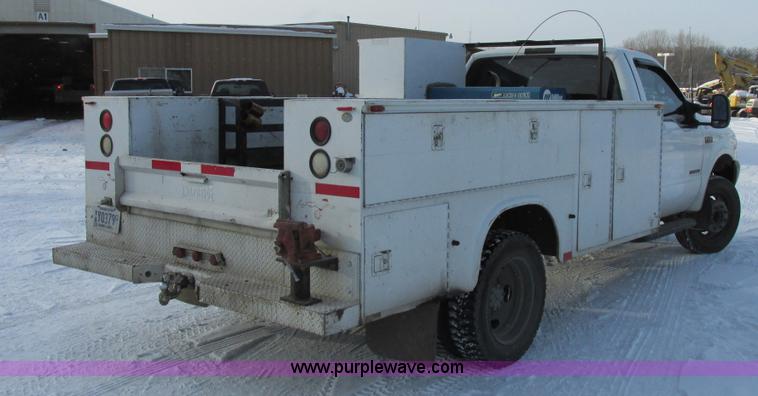 image for item E5246 2000 Ford F450 Super Duty utility truck