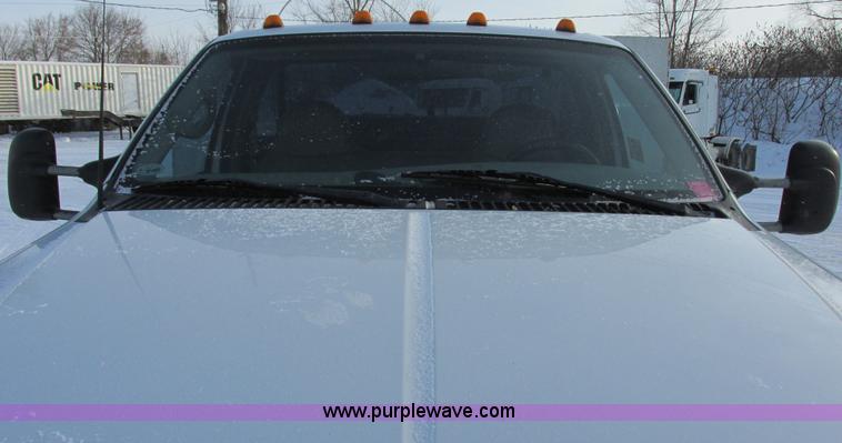 image for item E5246 2000 Ford F450 Super Duty utility truck