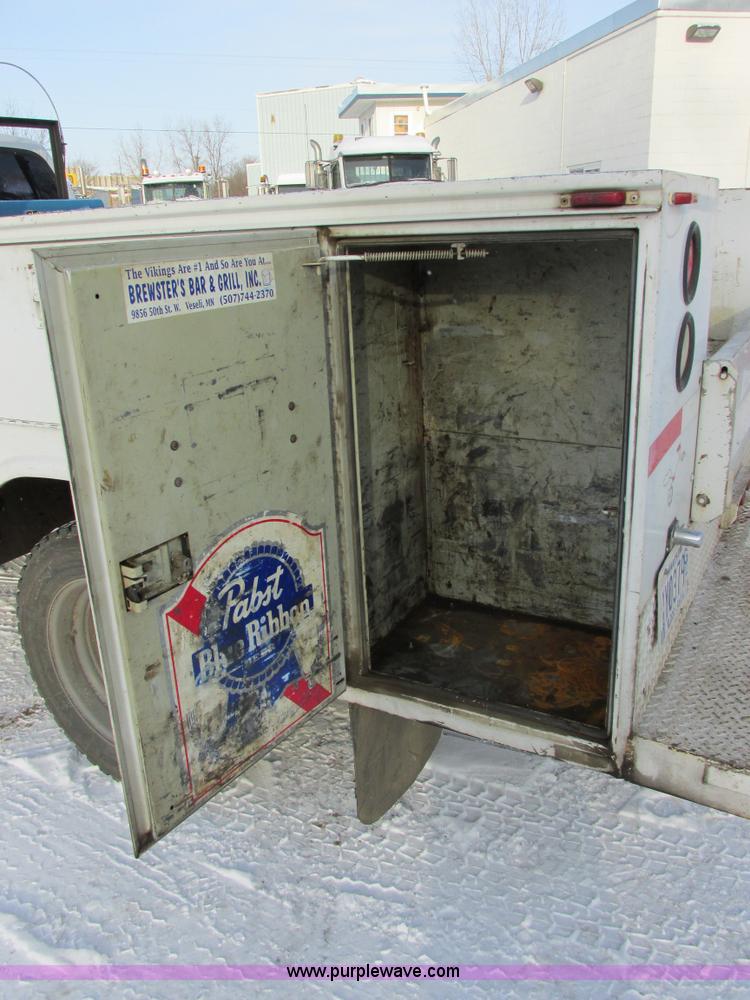 image for item E5246 2000 Ford F450 Super Duty utility truck