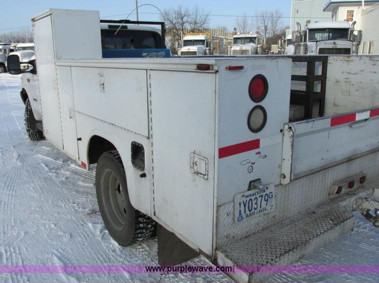 image for item E5246 2000 Ford F450 Super Duty utility truck