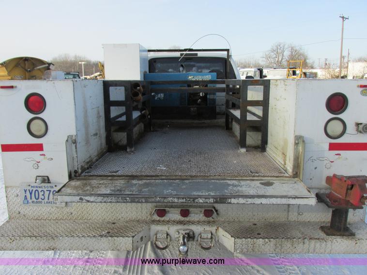 image for item E5246 2000 Ford F450 Super Duty utility truck