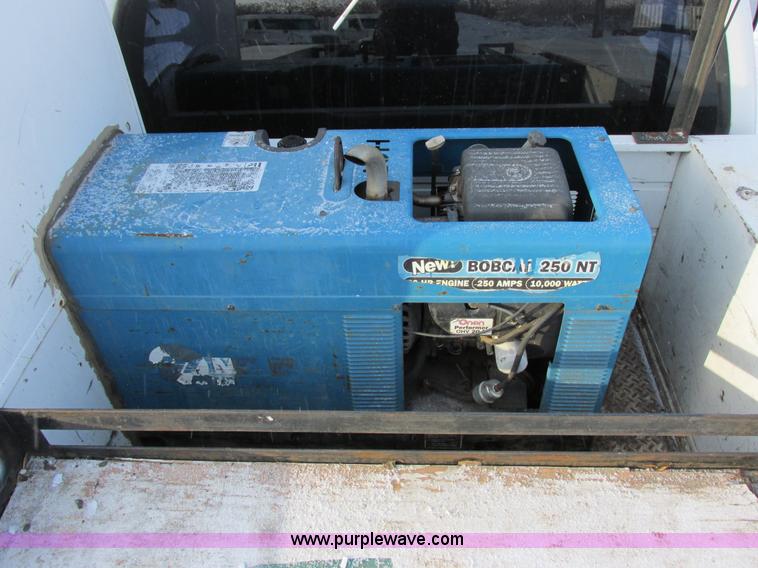 image for item E5246 2000 Ford F450 Super Duty utility truck