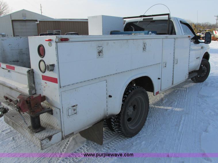 image for item E5246 2000 Ford F450 Super Duty utility truck