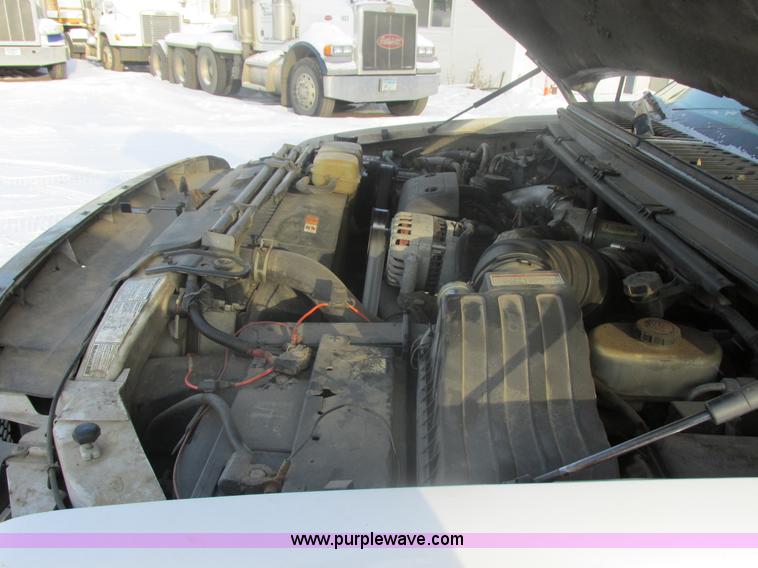 image for item E5246 2000 Ford F450 Super Duty utility truck