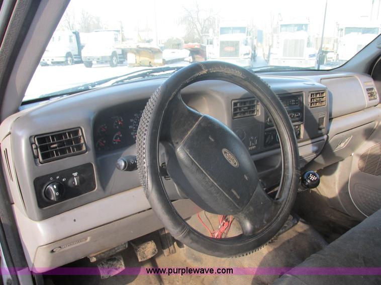 image for item E5246 2000 Ford F450 Super Duty utility truck