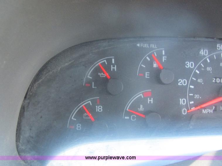 image for item E5246 2000 Ford F450 Super Duty utility truck