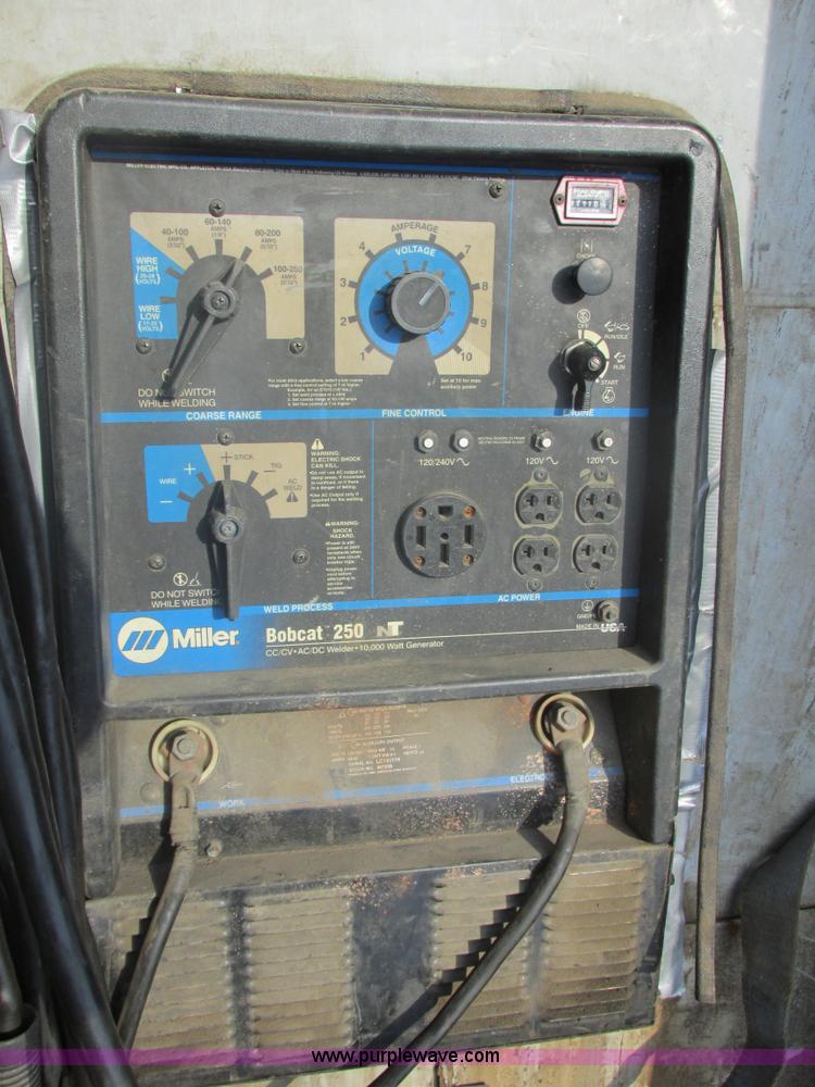 image for item E5246 2000 Ford F450 Super Duty utility truck