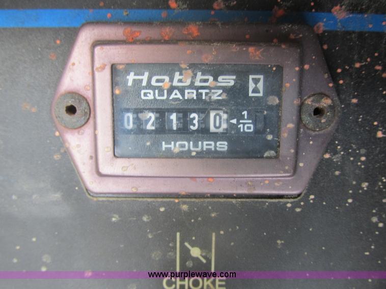 image for item E5246 2000 Ford F450 Super Duty utility truck