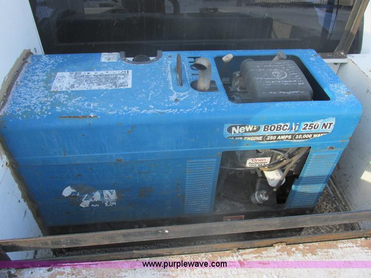 image for item E5246 2000 Ford F450 Super Duty utility truck