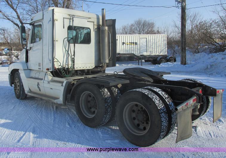 image for item E5247 2000 Freightliner Century Class semi truck